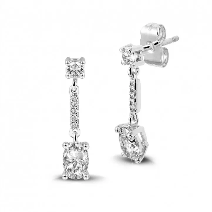 1.04 quilates pendientes en platino con diamantes ovalados 
