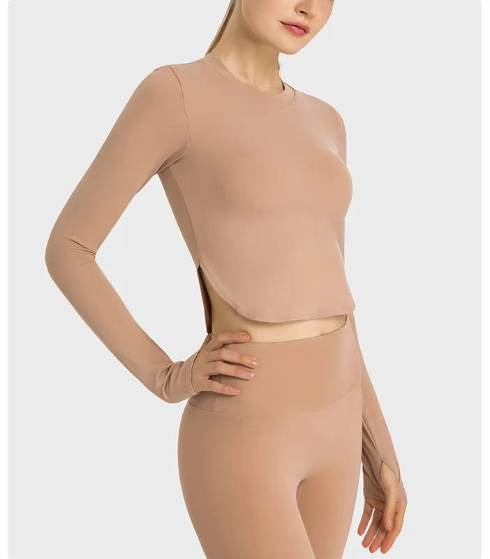 Camiseta de manga larga para el atuendo de yoga para mujeres con camisa de gimnasio de gimnasio de carreras casuales con fitness
