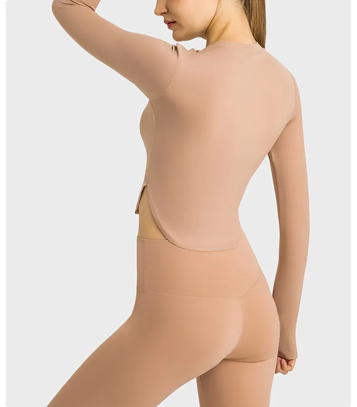Camiseta de manga larga para el atuendo de yoga para mujeres con camisa de gimnasio de gimnasio de carreras casuales con fitness