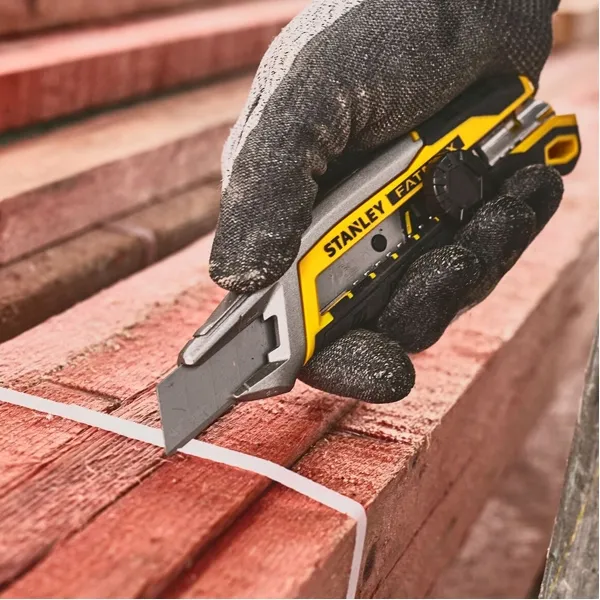 STANLEY  FMHT105920  CUTTER, 18XMM, MANEJAR METAL