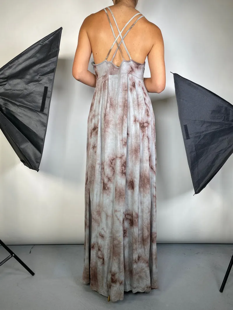 URBAN OUTFITTERS Vestido Tie Dye Pecho Bordado
